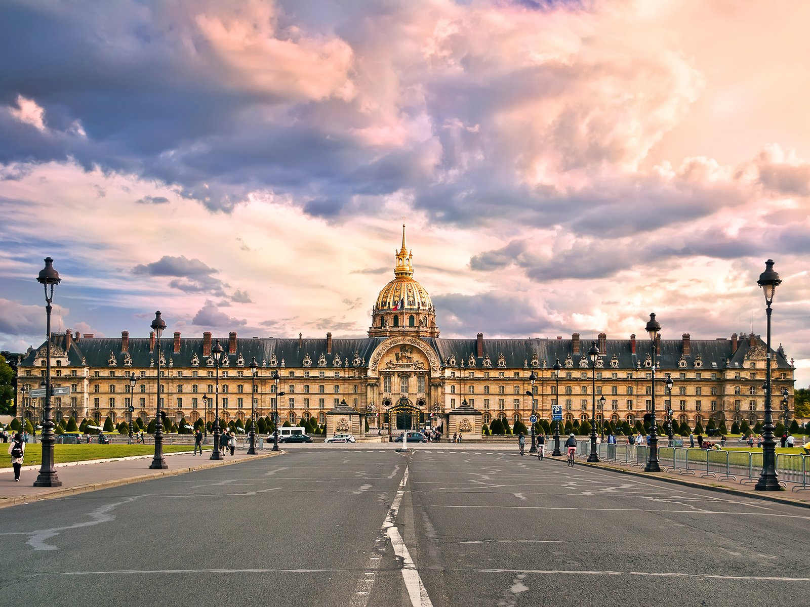 10.5 Les Invalides Paris