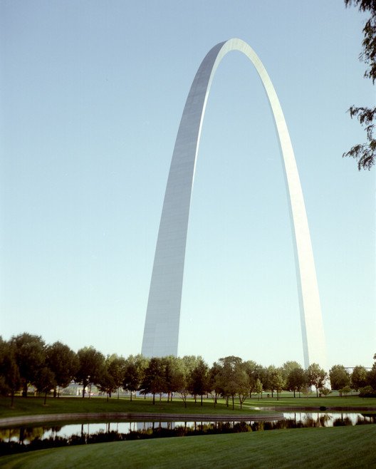 St Louis Gateway Arch. Image © Flickr user jeffnps licensed under CC BY 2.0